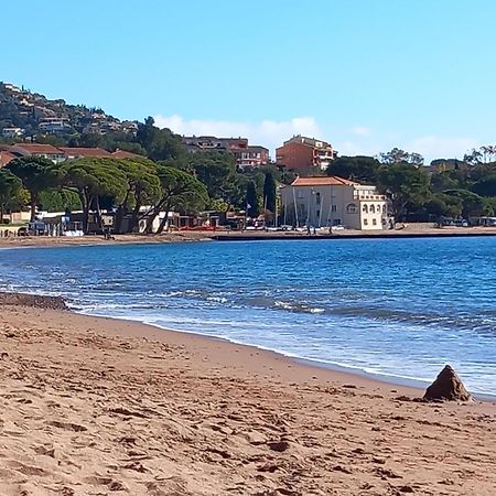 Appartement Vue Mer Piscines Parking Les Coraux Agay Plage Saint-Raphaël 外观 照片