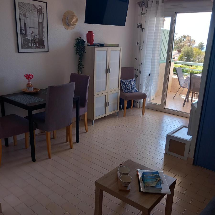 Appartement Vue Mer Piscines Parking Les Coraux Agay Plage Saint-Raphaël 外观 照片