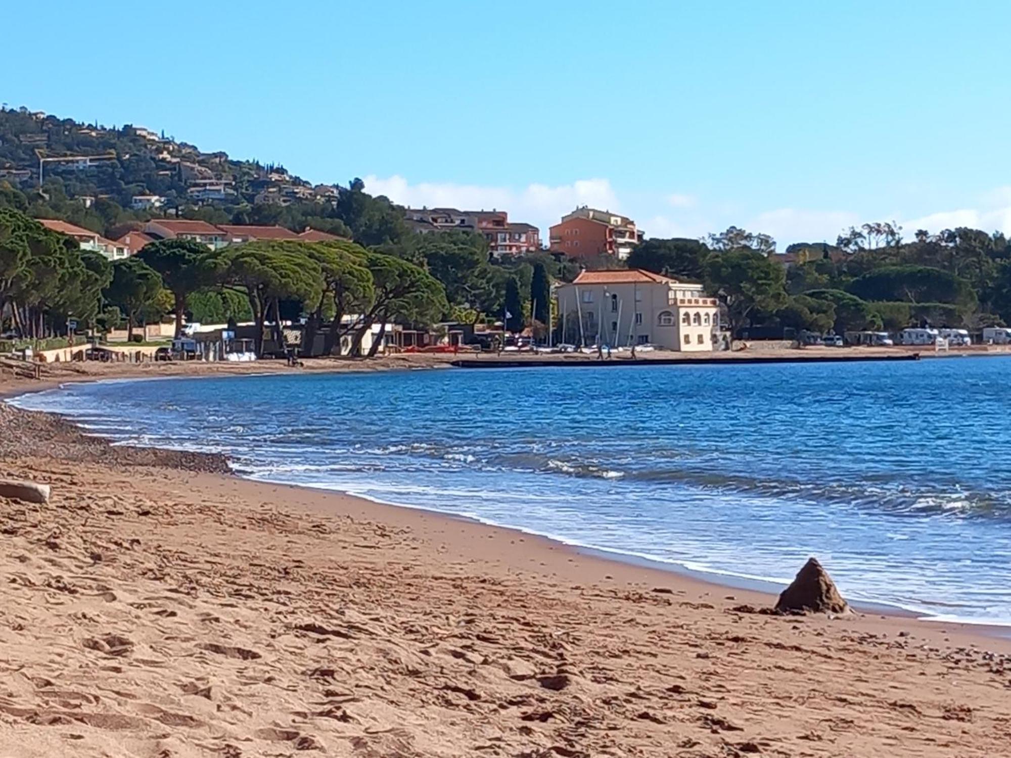 Appartement Vue Mer Piscines Parking Les Coraux Agay Plage Saint-Raphaël 外观 照片