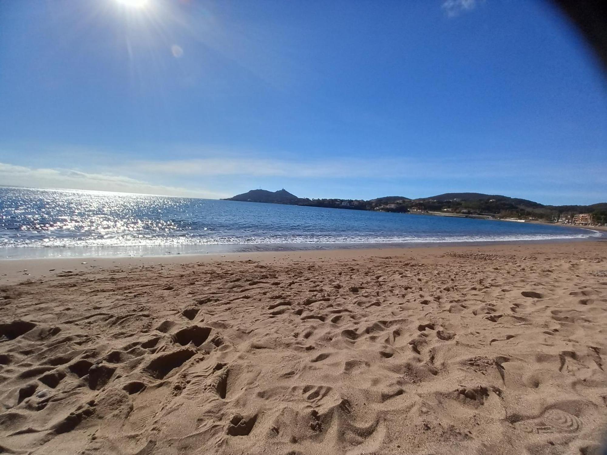 Appartement Vue Mer Piscines Parking Les Coraux Agay Plage Saint-Raphaël 外观 照片